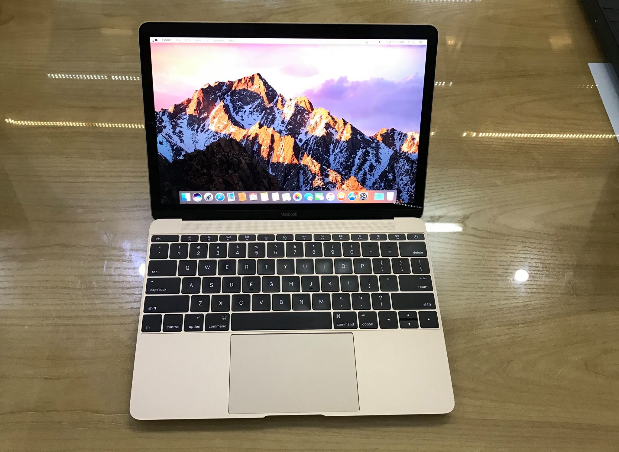 The New Mac 12 MLHE2 màu Gold